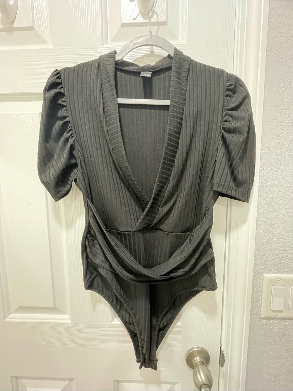 SHEIN Black Ribbed V-Neck Puff Sleeve Bodysuit